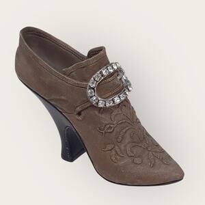 Just The Right Shoe Miniature 1998 Victorian Ankle Boot Teetering Court"